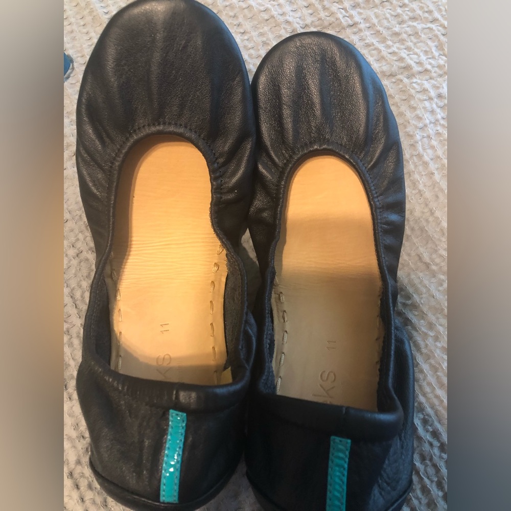 Matte Black Like New Tieks - Size 11